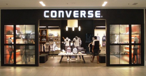 converse queens center mall